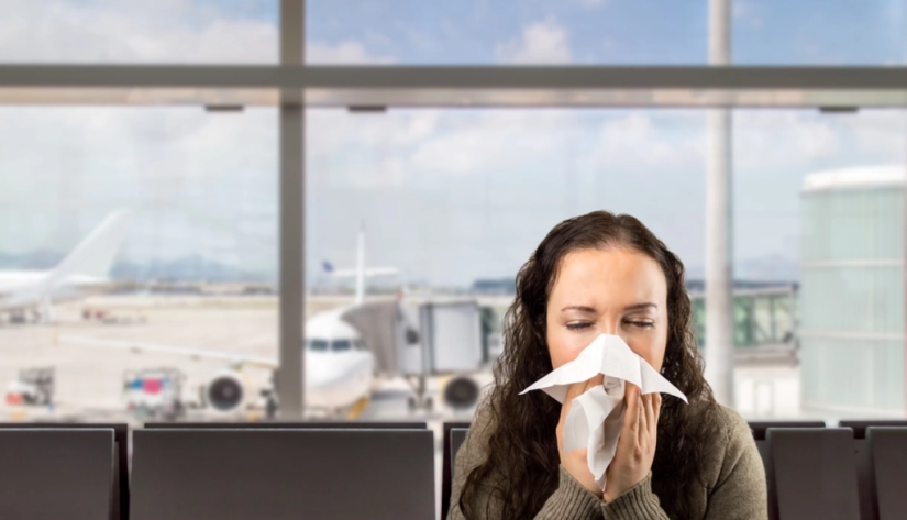 7 cosas que los asistentes de vuelo aprenden "imperceptiblemente" sobre los pasajeros al abordar un vuelo