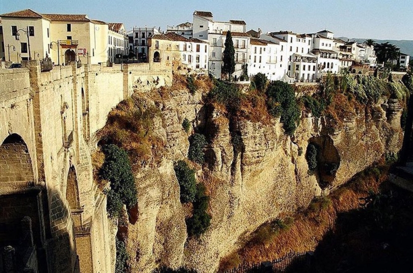 7 settlements with unique landscapes