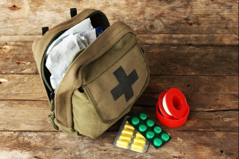 8 things never to keep in the car in the winter 8 things never to keep in the car in the winter