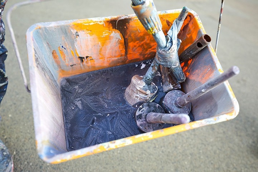 8 things never to keep in the car in the winter 8 things never to keep in the car in the winter