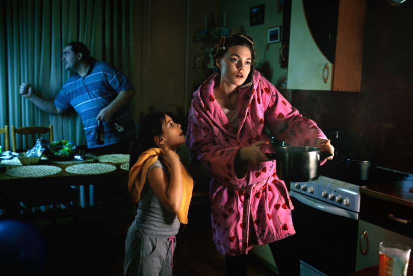 9 lives: poignant photo project by Sergey Paraskova 9 lives: poignant photo project by Sergey Paraskova