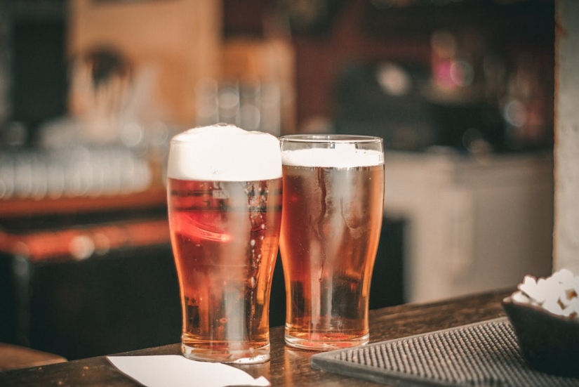 9 señales de que una persona cercana a usted es un alcohólico