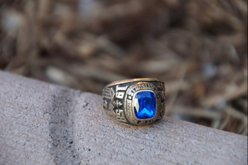 9 things that can't be picked up if seen on the street (also applies to adults)