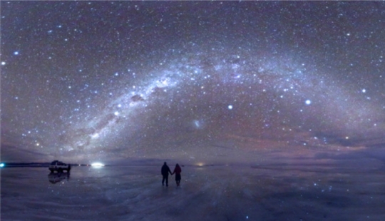 9 unique places that completely change at night