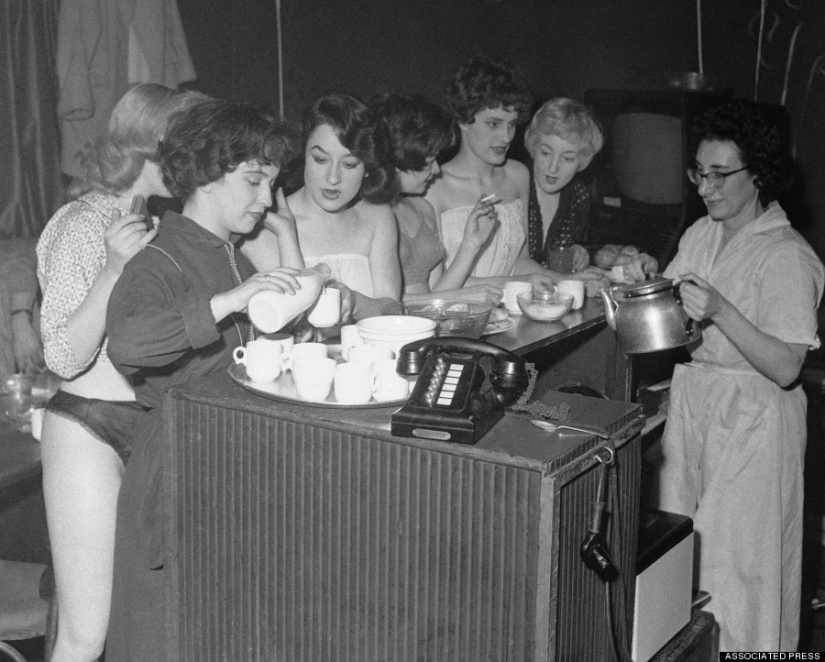 A brief but stunning history of burlesque in the 1950s A brief but stunning history of burlesque in the 1950s