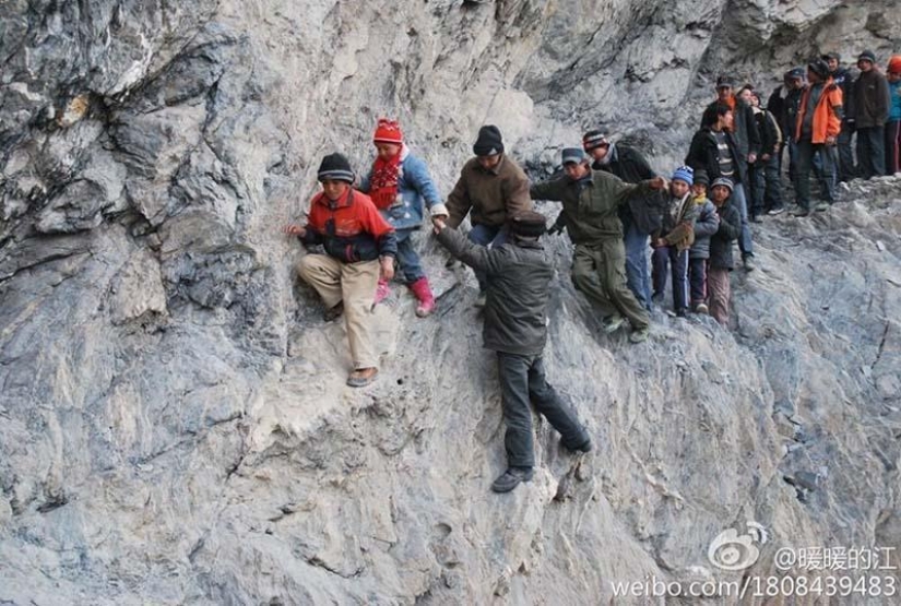 A dangerous road to school