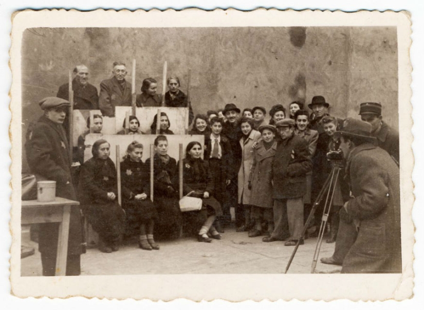 A Jewish photographer captured life in the ghetto in occupied Poland at his own risk. A Jewish photographer captured life in the ghetto in occupied Poland at his own risk.