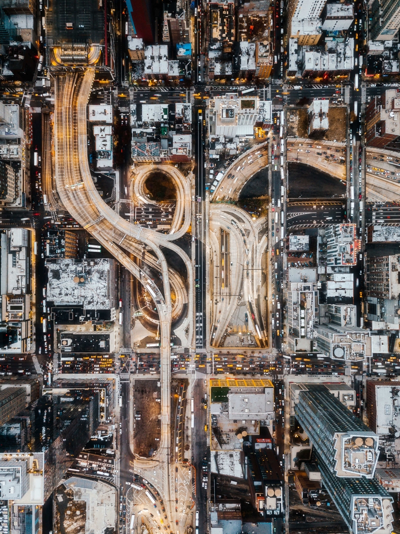 A self-taught photographer takes pictures of New York from such an angle that his pictures make your head spin