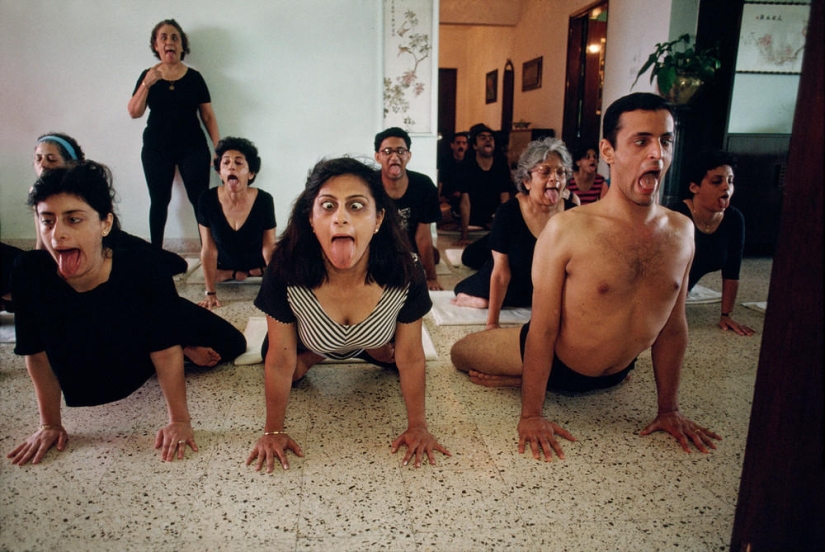 A series of photos of the legendary Steve McCurry "The Power of the game"