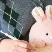 A useful toy for office workers has been created in Japan