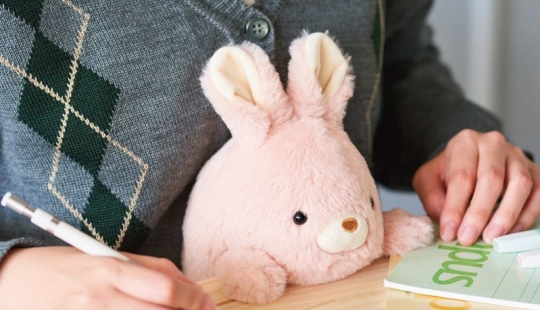 A useful toy for office workers has been created in Japan