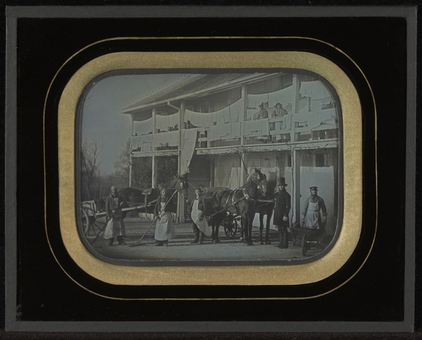 A window to the past: the first 30 photographs taken in 1839, John Herschel A window to the past: the first 30 photographs taken in 1839, John Herschel