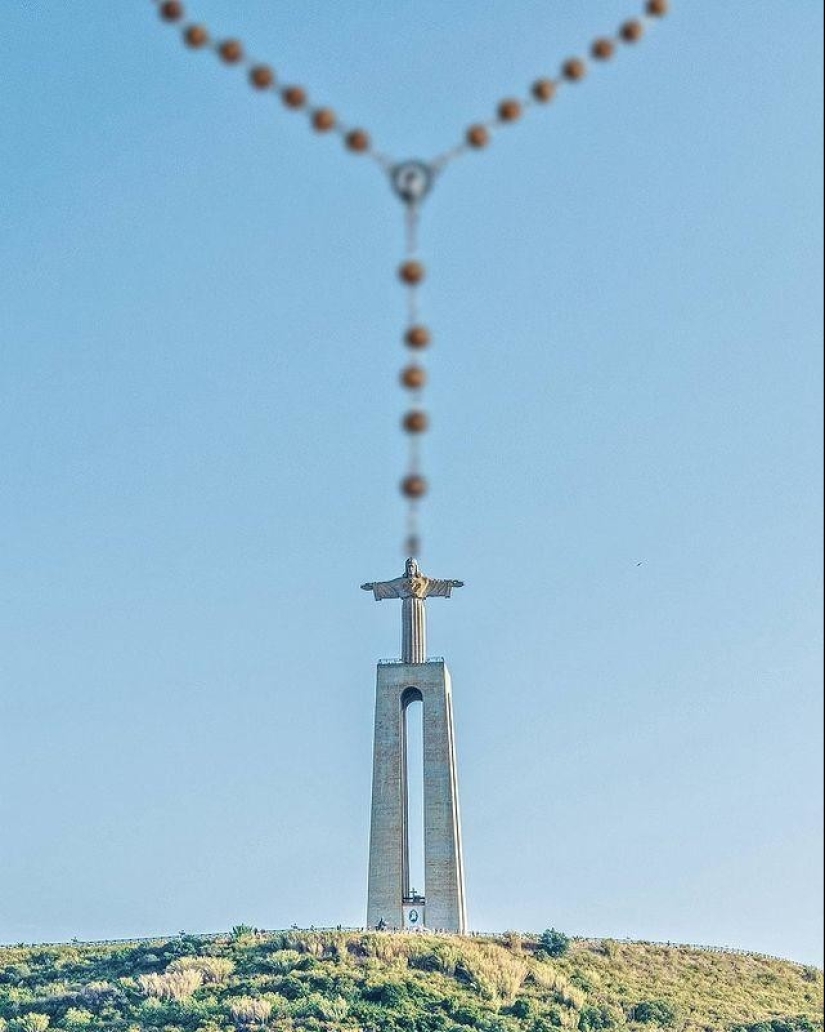 A World of Fantasy and Surrealism: The Best Works of Photographer Hugo Suissas A World of Fantasy and Surrealism: The Best Works of Photographer Hugo Suissas