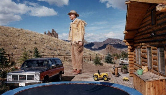 Absurd Stories in Photographs by Lars Tunbjörk