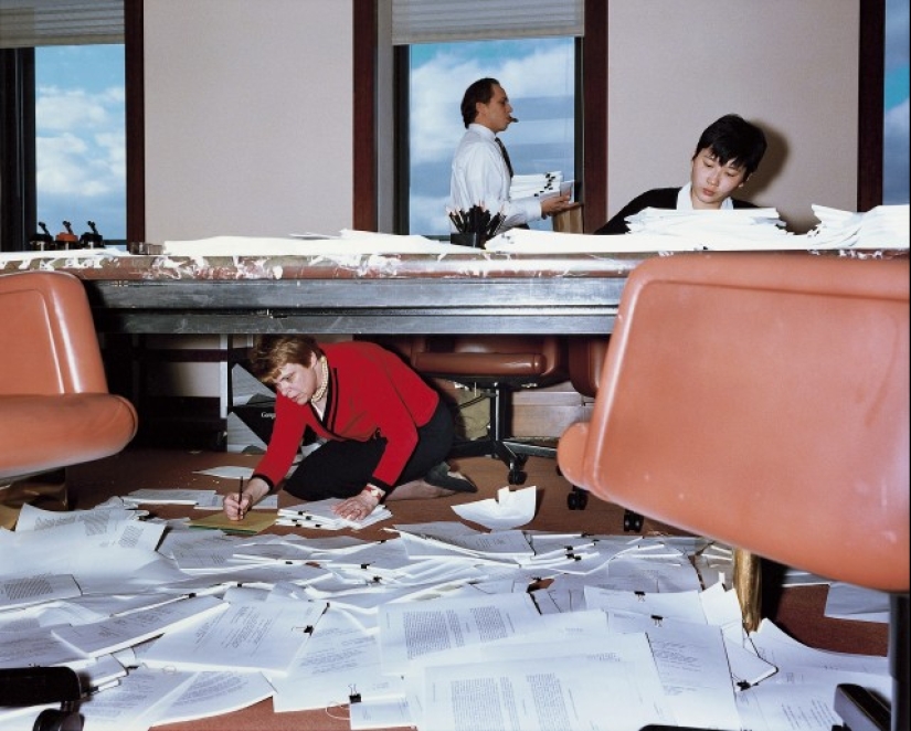 Absurd Stories in Photographs by Lars Tunbjörk
