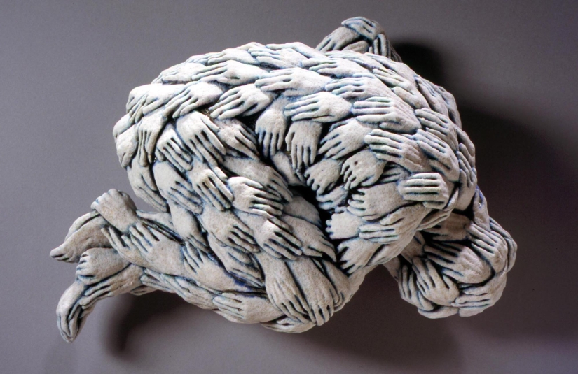 Adrian Arleo and her poetic ceramics that combine man and nature Adrian Arleo and her poetic ceramics that combine man and nature