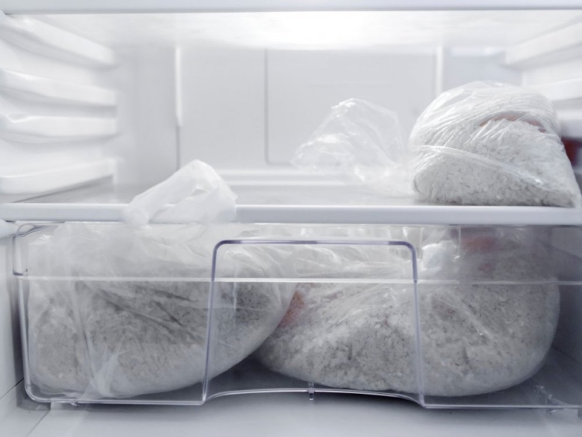Al menos la pelota está rodando: apartamentos dolorosamente vacíos de minimalistas japoneses
