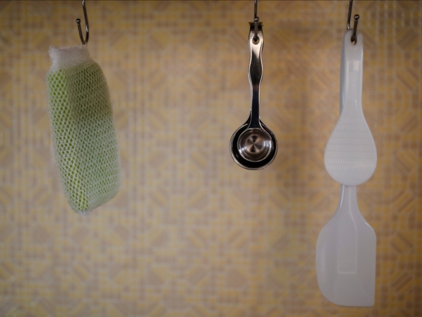 Al menos la pelota está rodando: apartamentos dolorosamente vacíos de minimalistas japoneses