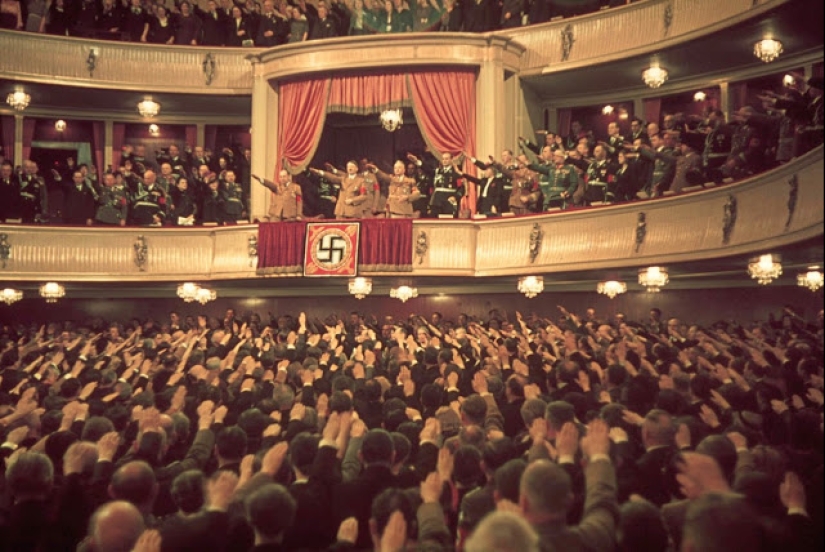 Alemania nazi en fotos a color de Hugo Jaeger, el fotógrafo personal de Hitler