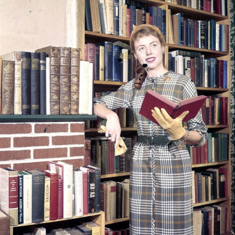 Alien Nostalgia: The Abundance of American Stores in the 60s Alien Nostalgia: The Abundance of American Stores in the 60s