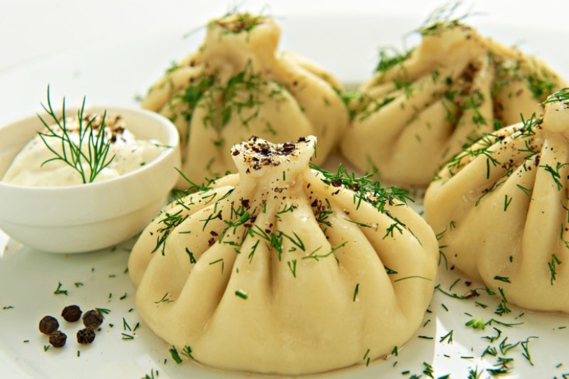 All the luxury of Georgian cuisine, or "Full mtsvadi you, Genatsvale!"