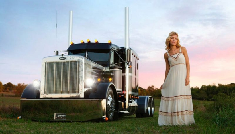 An American classic: trucks Peterbilt and leggy beauty An American classic: trucks Peterbilt and leggy beauty