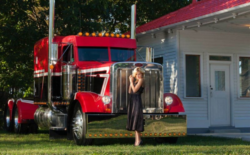 An American classic: trucks Peterbilt and leggy beauty An American classic: trucks Peterbilt and leggy beauty