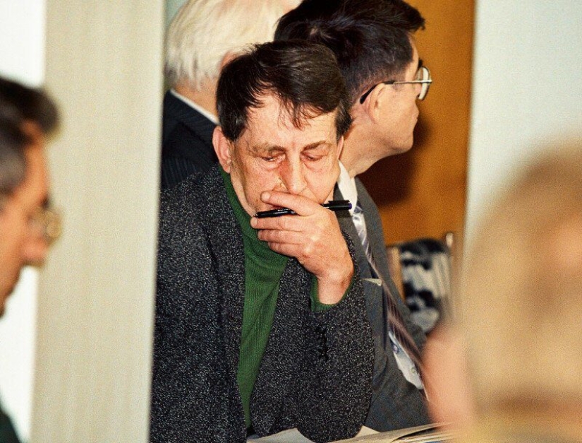 Anatoly Bugorsky es un hombre que metió la cabeza en un acelerador de partículas y sobrevivió Anatoly Bugorsky es un hombre que metió la cabeza en un acelerador de partículas y sobrevivió
