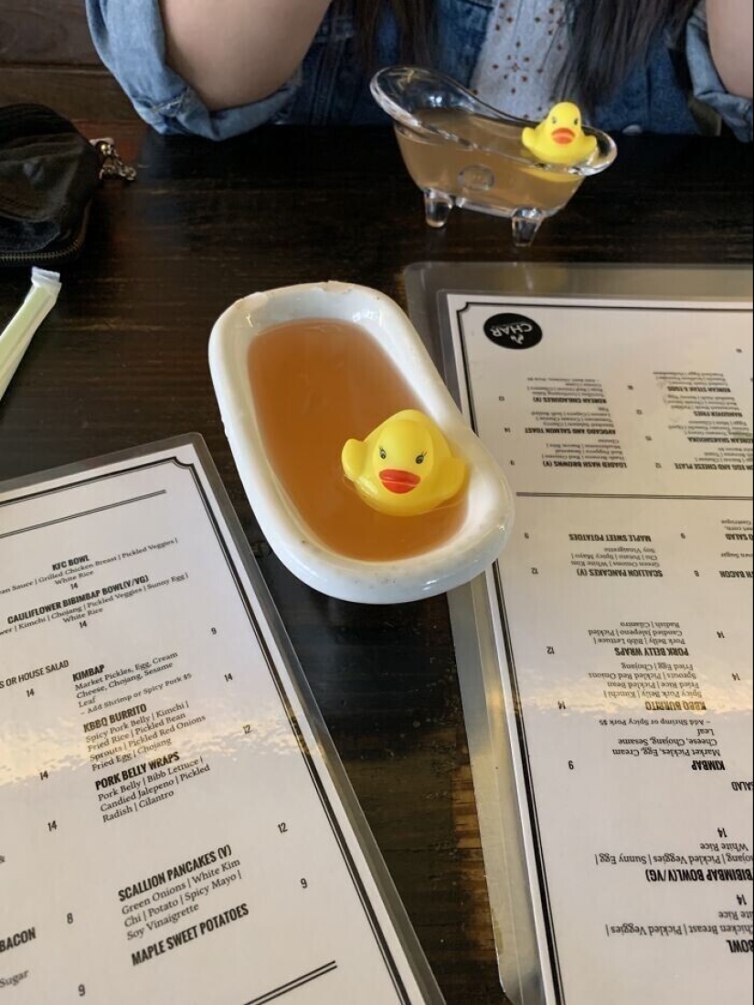And what, on a plate it was impossible? 30 examples of too unusual serving of dishes