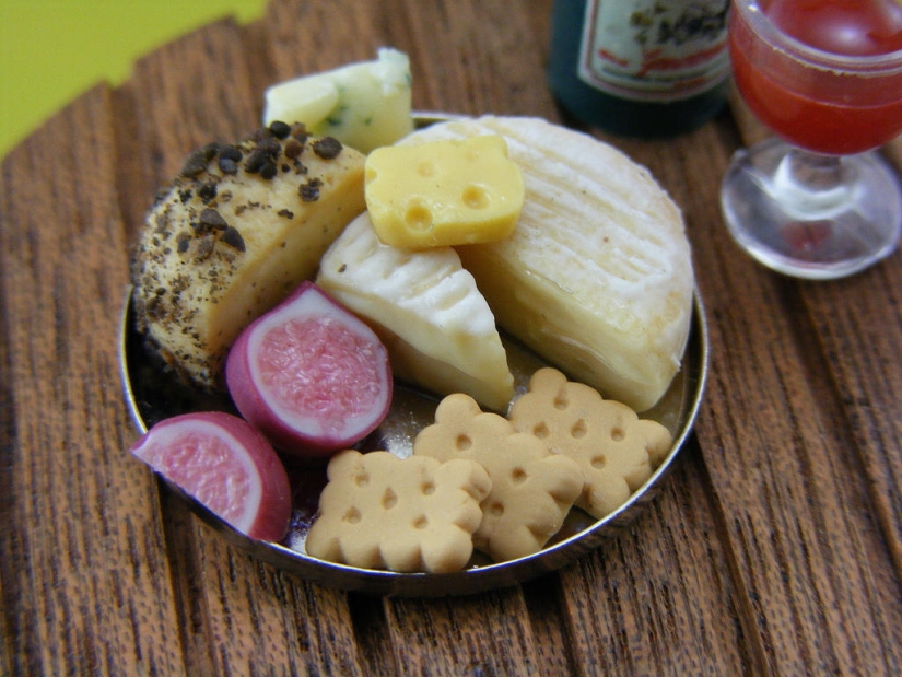Appetizing miniatures from an Israeli master Appetizing miniatures from an Israeli master