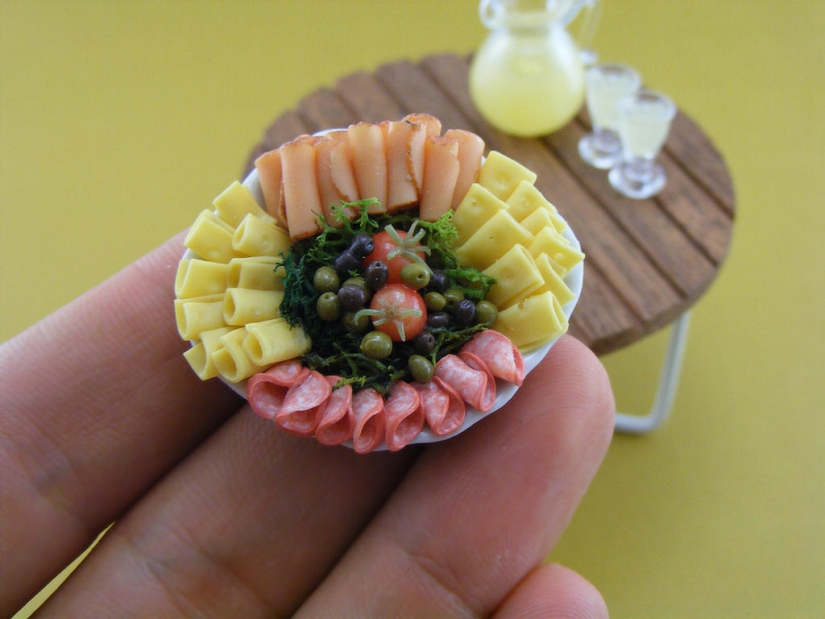 Appetizing miniatures from an Israeli master Appetizing miniatures from an Israeli master