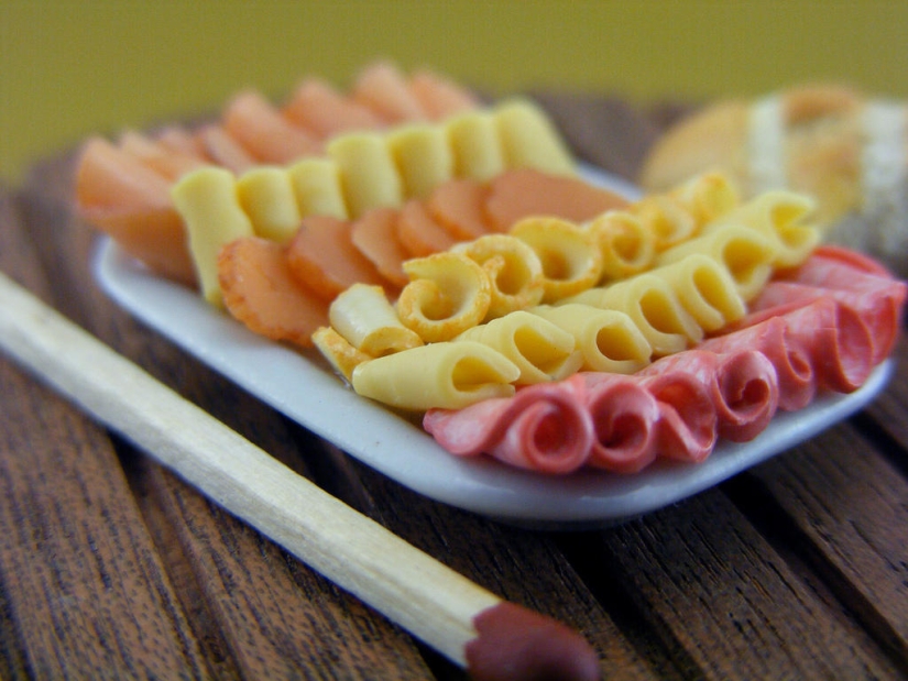 Appetizing miniatures from an Israeli master Appetizing miniatures from an Israeli master