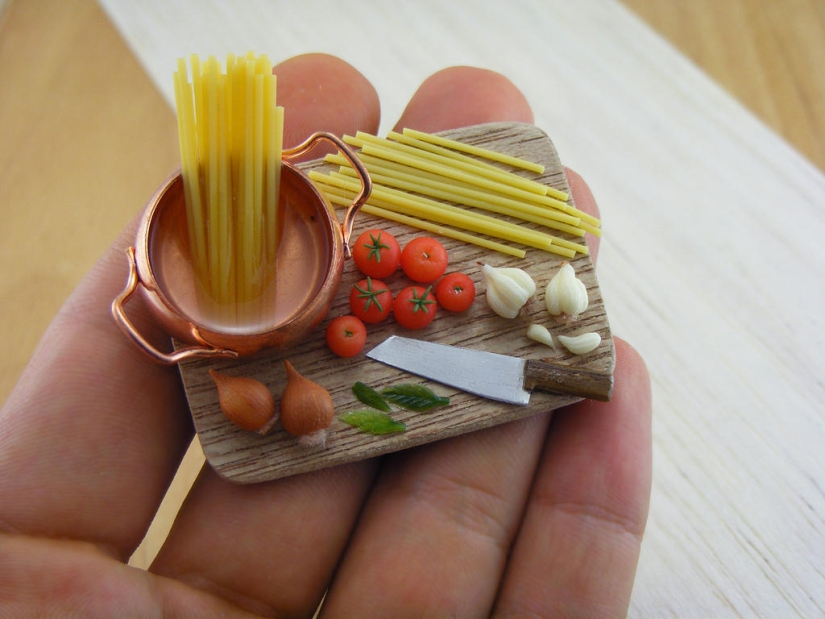 Appetizing miniatures from an Israeli master Appetizing miniatures from an Israeli master