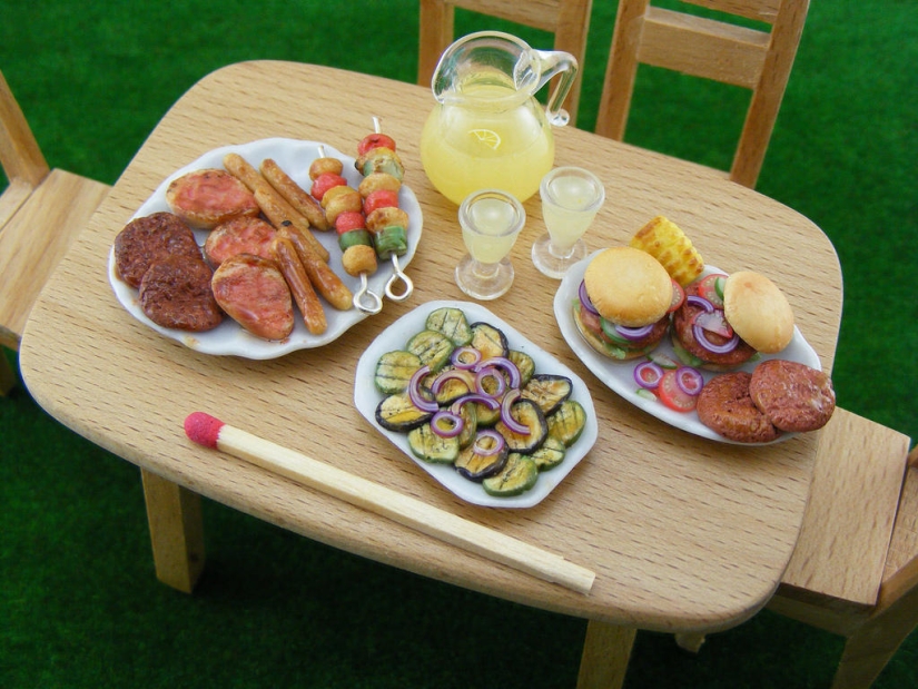 Appetizing miniatures from an Israeli master Appetizing miniatures from an Israeli master