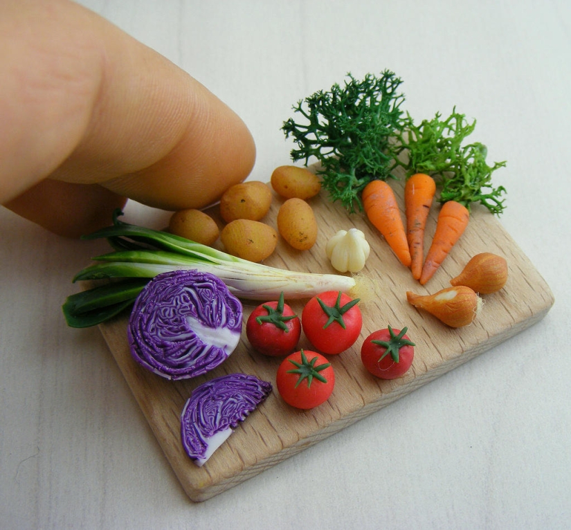 Appetizing miniatures from an Israeli master Appetizing miniatures from an Israeli master