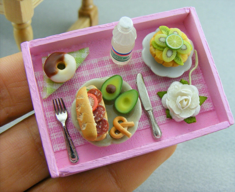 Appetizing miniatures from an Israeli master Appetizing miniatures from an Israeli master