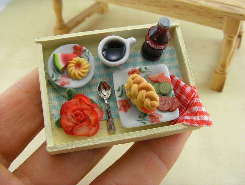 Appetizing miniatures from an Israeli master Appetizing miniatures from an Israeli master
