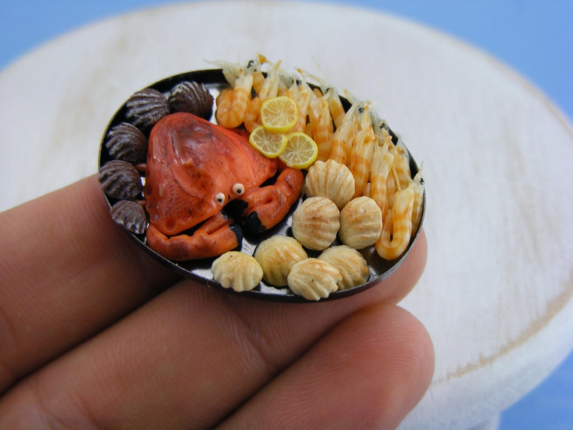 Appetizing miniatures from an Israeli master Appetizing miniatures from an Israeli master