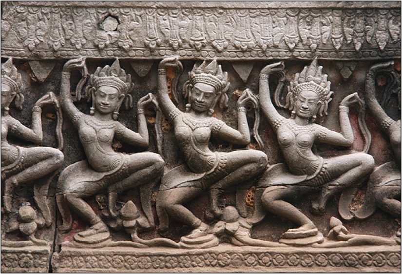 Apsaras - celestial dancers of Cambodia Apsaras - celestial dancers of Cambodia