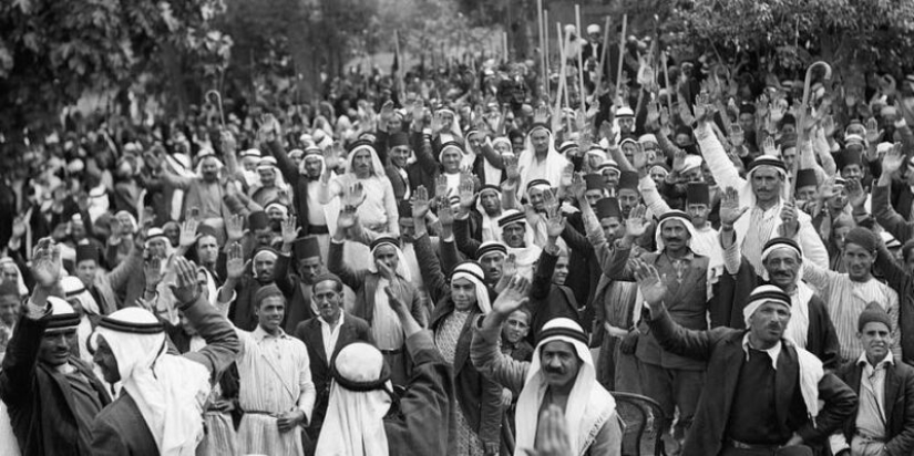 Arafatka: how Arab head scarf has won the love of the military and fashionistas of the planet