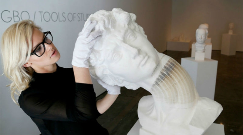 Arrancando una cabeza de papel en las increíbles esculturas de Lee Hongbo Arrancando una cabeza de papel en las increíbles esculturas de Lee Hongbo