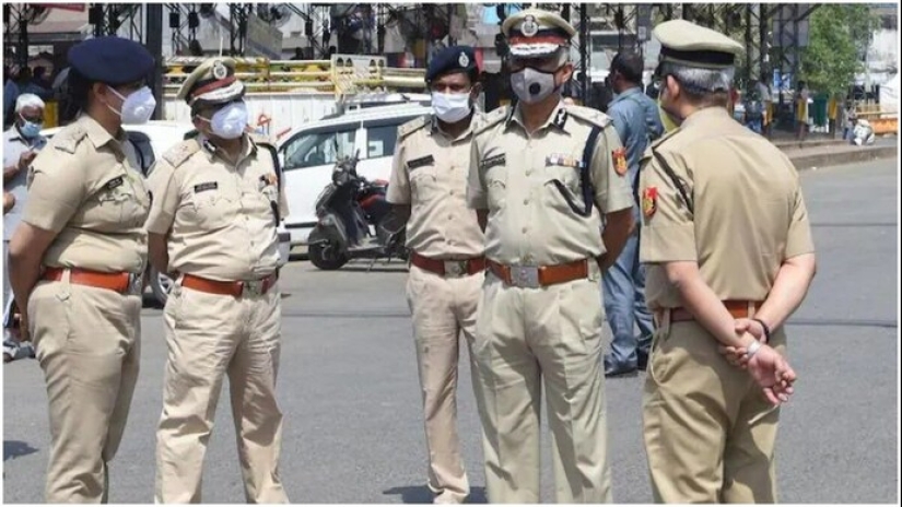 Arrestan a carterista en India tras evadir el arresto durante años defecando en sus pantalones Arrestan a carterista en India tras evadir el arresto durante años defecando en sus pantalones