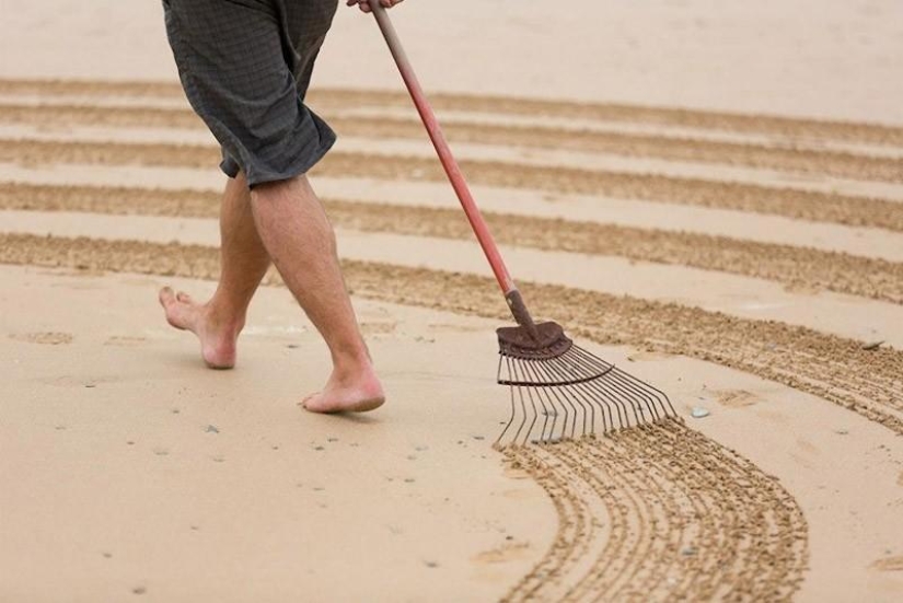 Arte por una hora-Tony Plant y sus pinturas sobre la arena