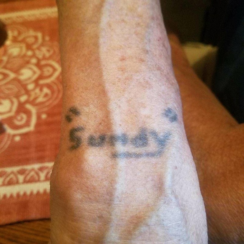 Así es como cambia un tatuaje a lo largo de más de cuarenta años