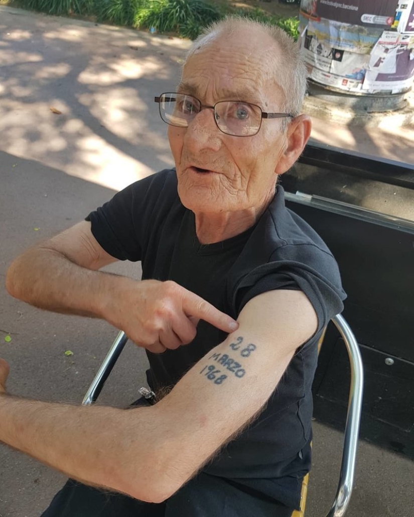 Así es como cambia un tatuaje a lo largo de más de cuarenta años