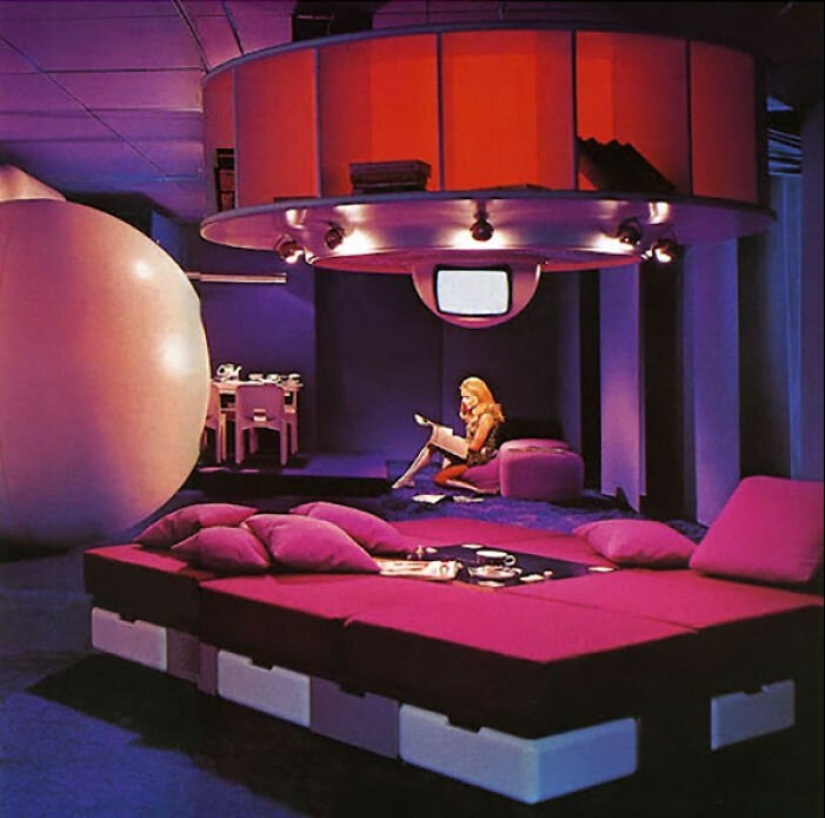 As people in the last century imagined the future As people in the last century imagined the future