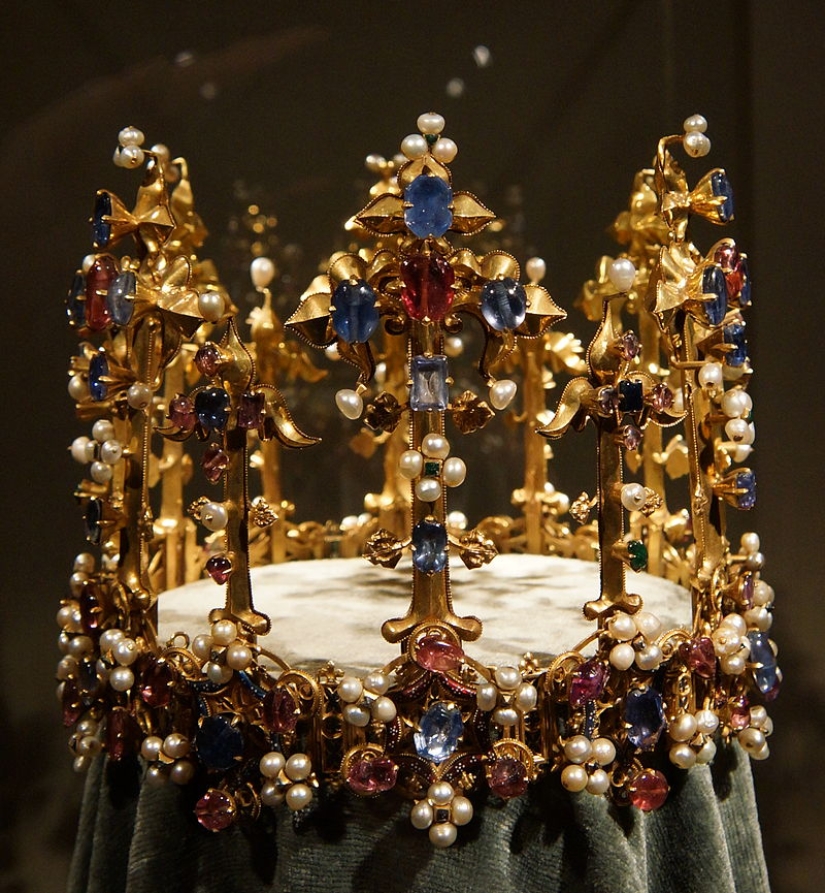 Así son 15 de las coronas más asombrosas de la historia Así son 15 de las coronas más asombrosas de la historia