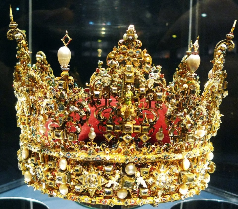 Así son 15 de las coronas más asombrosas de la historia Así son 15 de las coronas más asombrosas de la historia