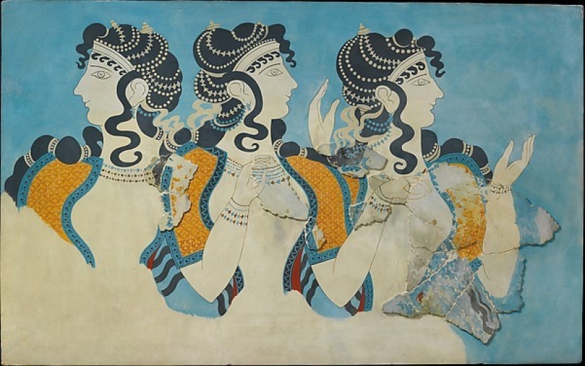 Attitude towards the female nudity in society: a view through the centuries