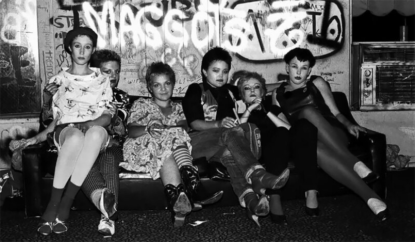 "Atypical girls": representatives of the punk movement from the 70s to the 90s "Atypical girls": representatives of the punk movement from the 70s to the 90s